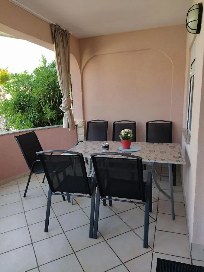 Apartment Apartmani Ruza Vir Croatia