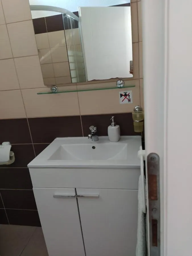 Apartmani Ruza Vir 0*,  Croatia