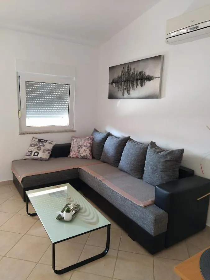 Apartmani Ruza Vir 0*,